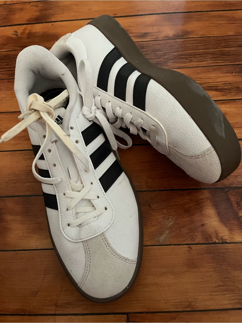 Adidas Women’s White and Black Classic Low-Top Sneakers 9.5